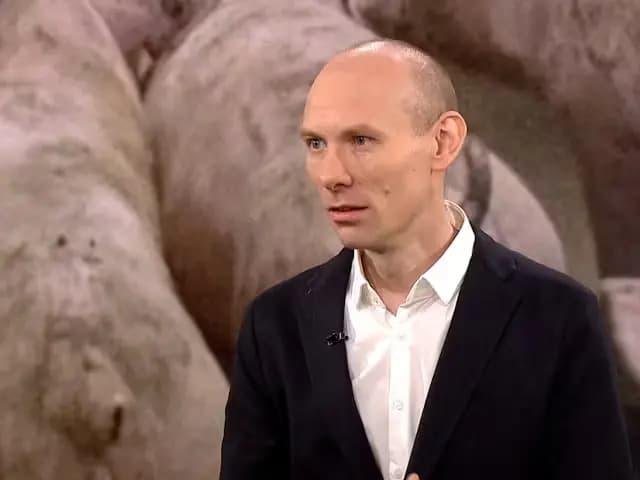 Direktør Joh Vinding i TV interview